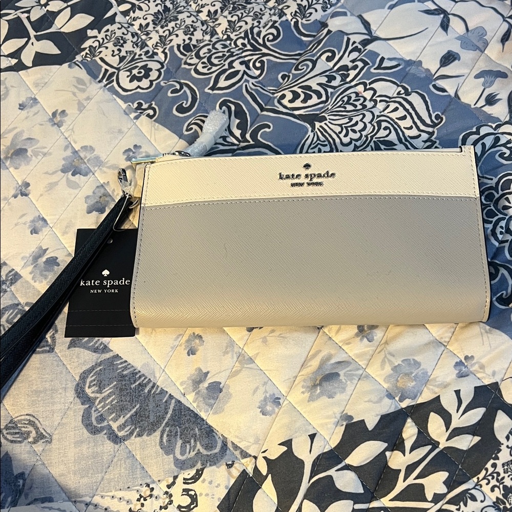 kate spade Two-Tone Cream and Light Gray Wristlet